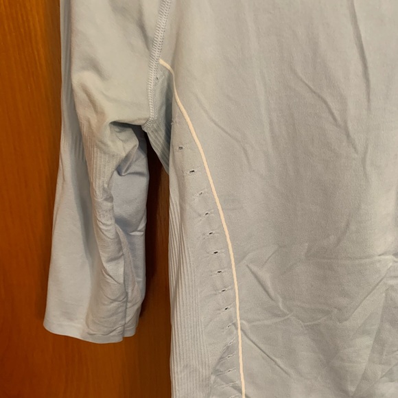 Nike Hooded 3/4 Workout Shirt - Picture 4 of 8